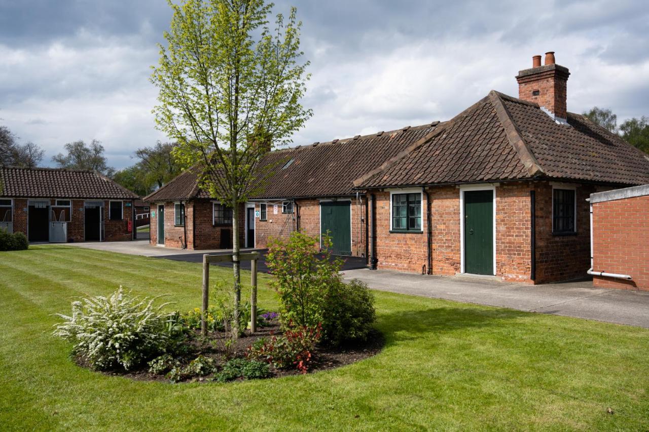 The Stable Suite At York Racecourse Eksteriør bilde