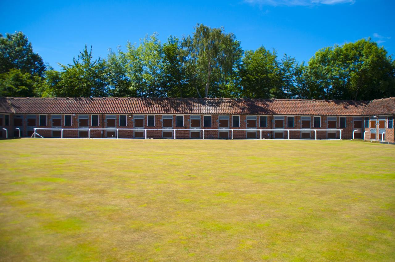 The Stable Suite At York Racecourse Eksteriør bilde